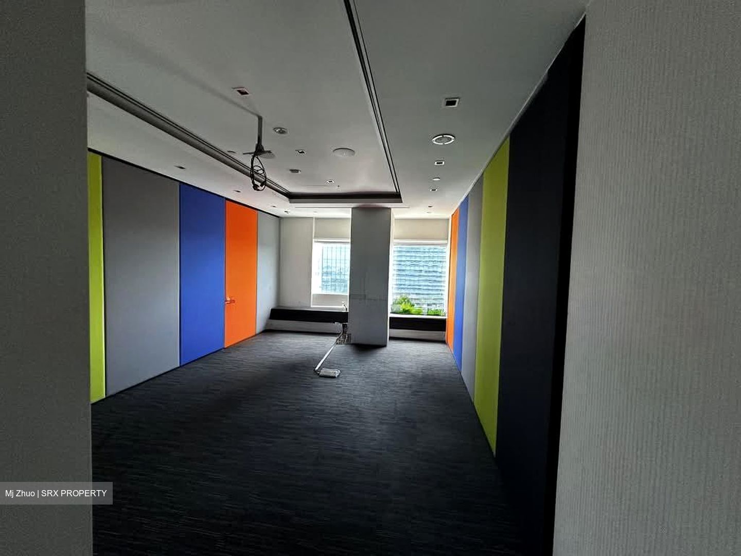Gateway West (D7), Office #544180541